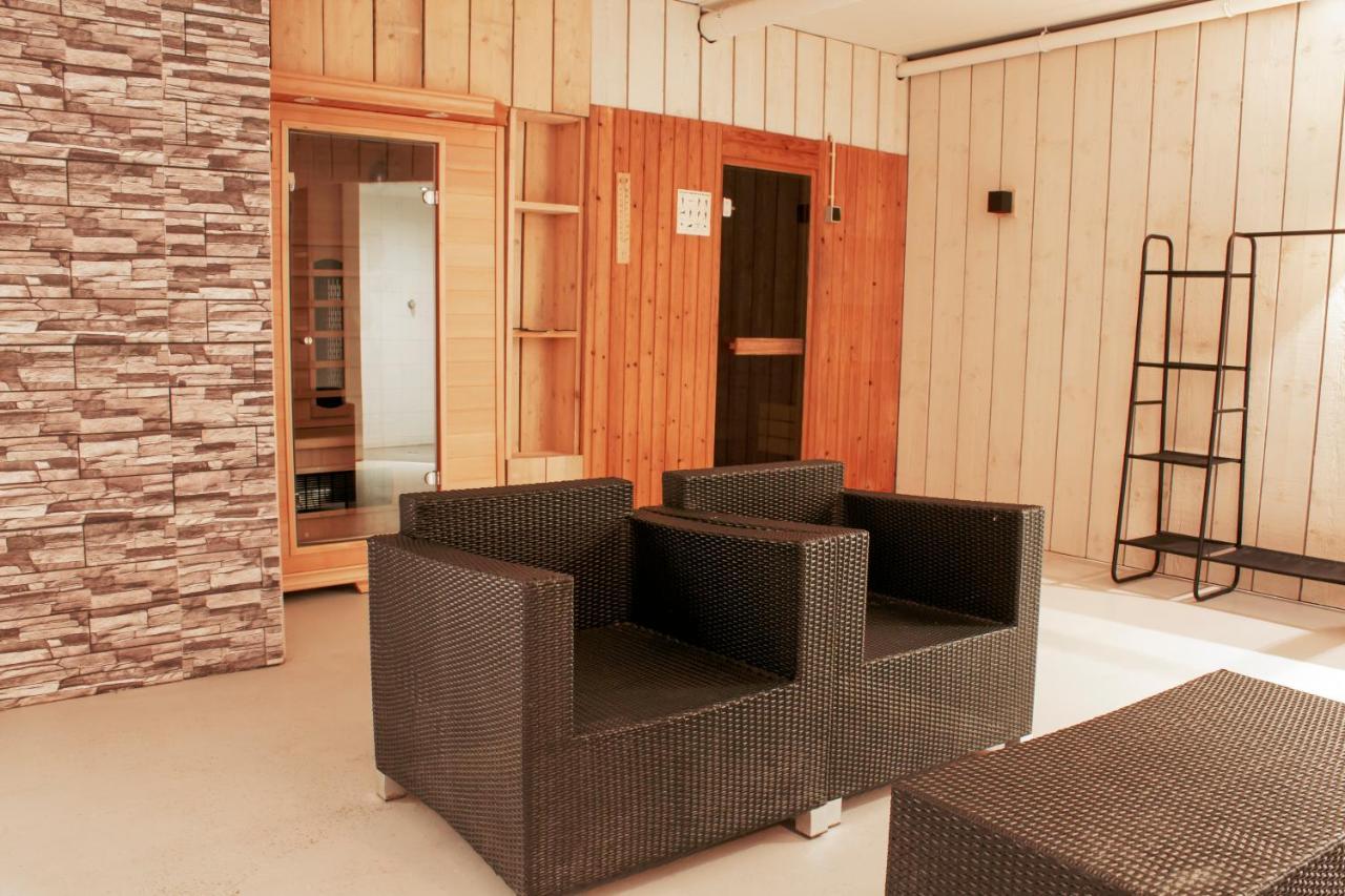 Luxus Familienvilla Mit Jacuzzi & Sauna 2 Tzummarum Kültér fotó