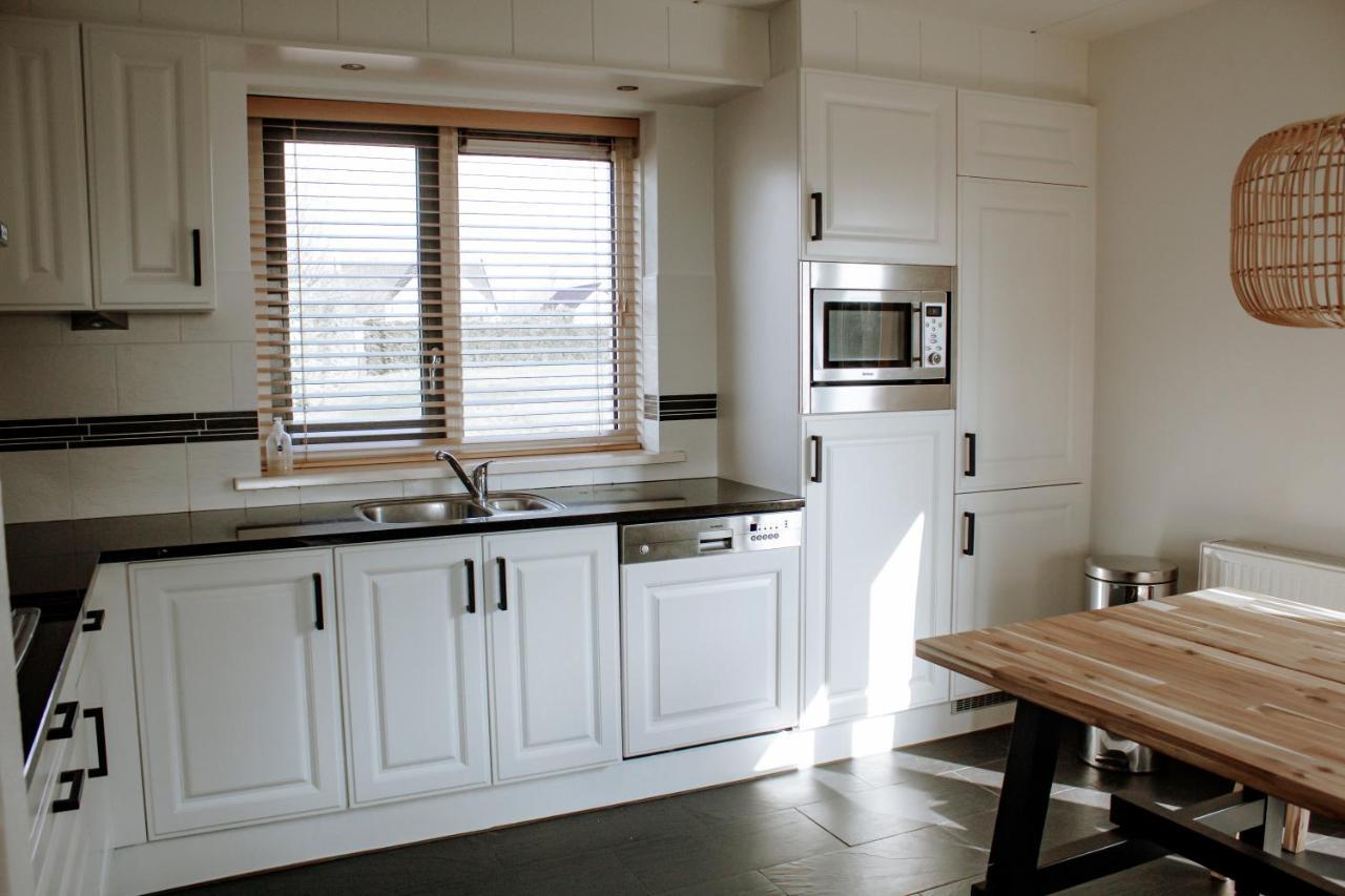 Luxus Familienvilla Mit Jacuzzi & Sauna 2 Tzummarum Kültér fotó