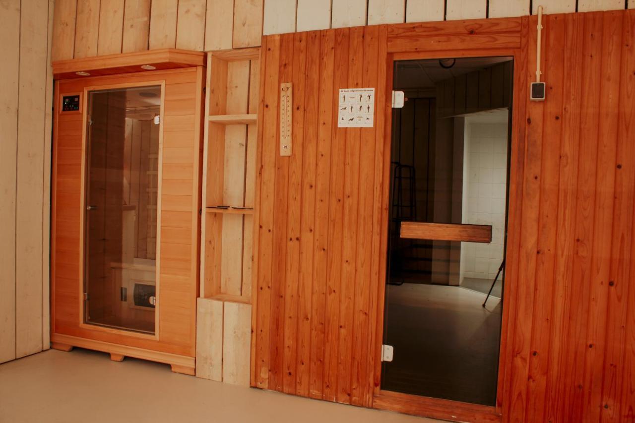 Luxus Familienvilla Mit Jacuzzi & Sauna 2 Tzummarum Kültér fotó