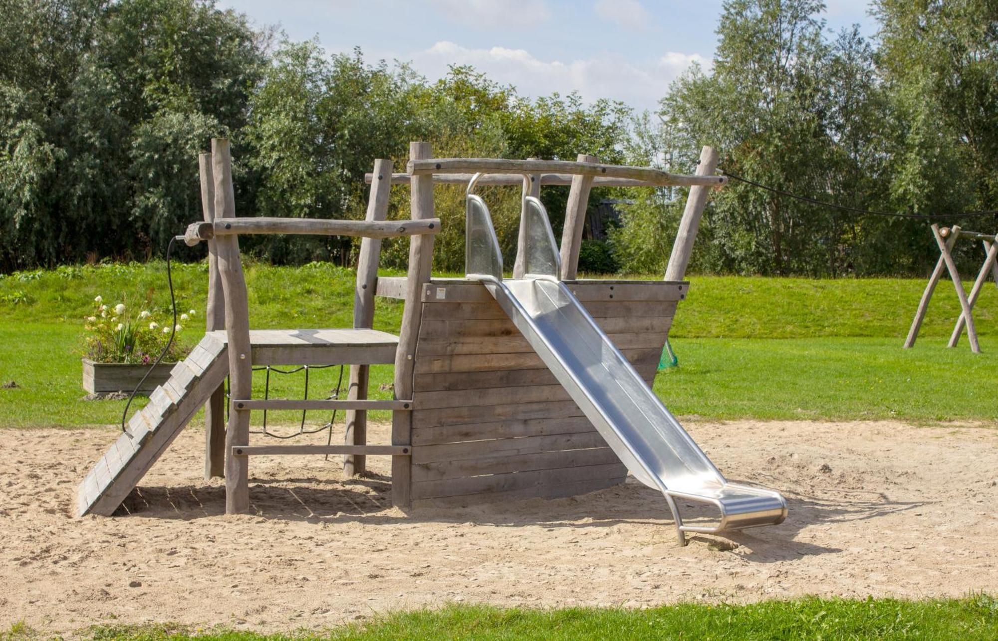 Luxus Familienvilla Mit Jacuzzi & Sauna 2 Tzummarum Kültér fotó